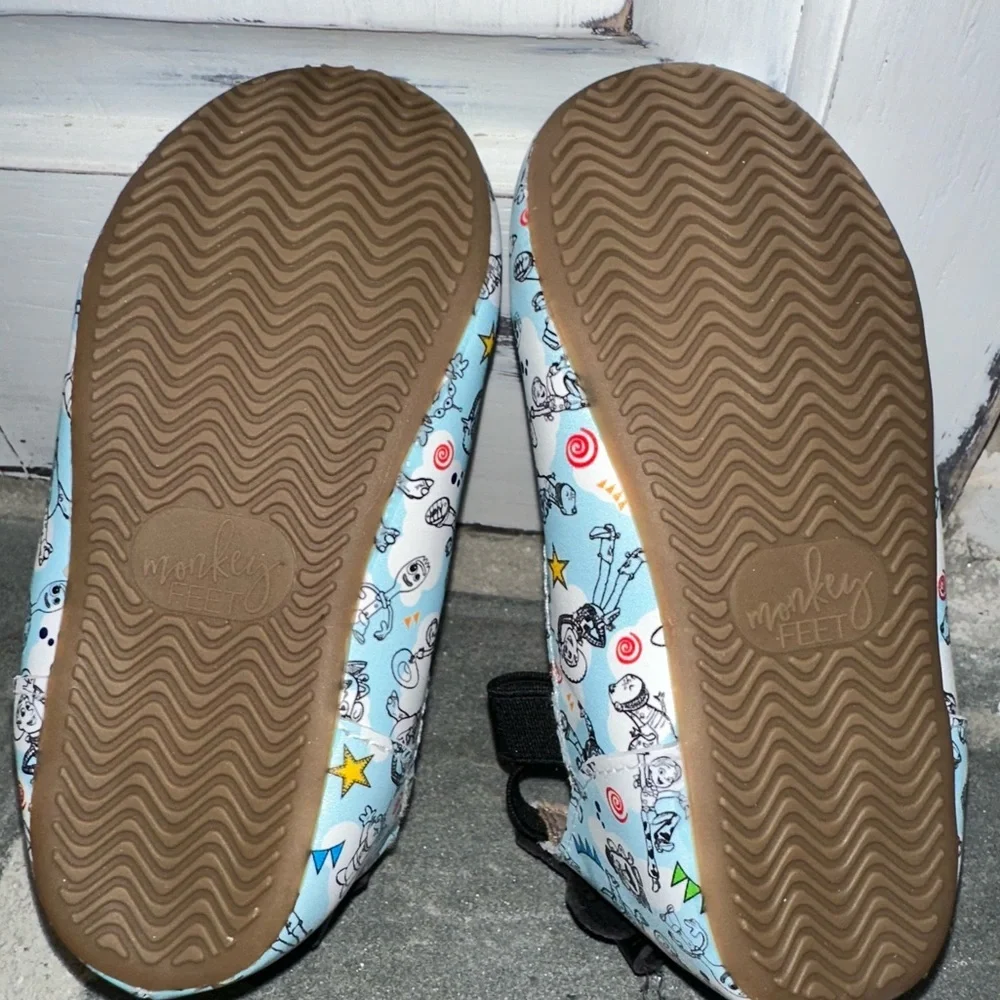 NWOT Monkey Feet Toy Story Kids Cartoon Print Shoes with Black Straps & Bows